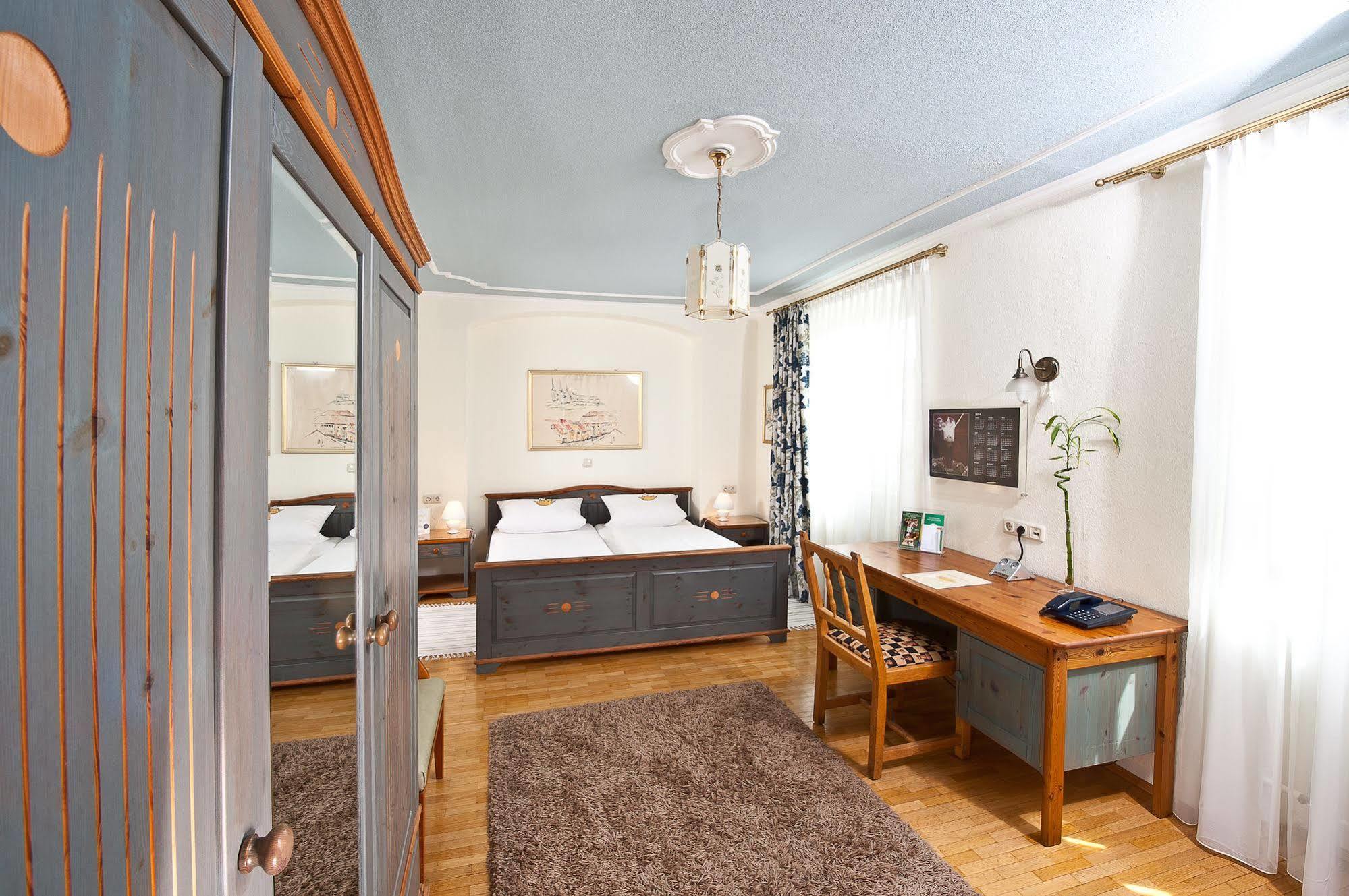 Hotel & Brauereigasthof Drei Kronen Memmelsdorf Exterior foto